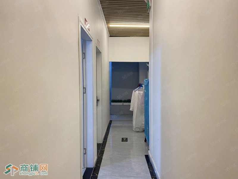 龙泉驿区万人小区菜市旁美容院转让(可空转）图3
