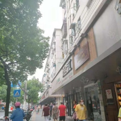 静安场中路沿街旺铺出租 临近地铁站 房型方正 高端小区密集,上海静安场中路商铺租售