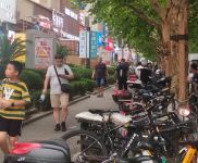 南泉路南村路人流量位置。旁边南泉菜市场仁济医院门口公交站,上海浦东塘桥南泉路商铺商铺租图3