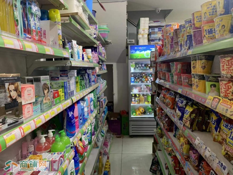 于洪区吉力湖小区门口超市出兑图3