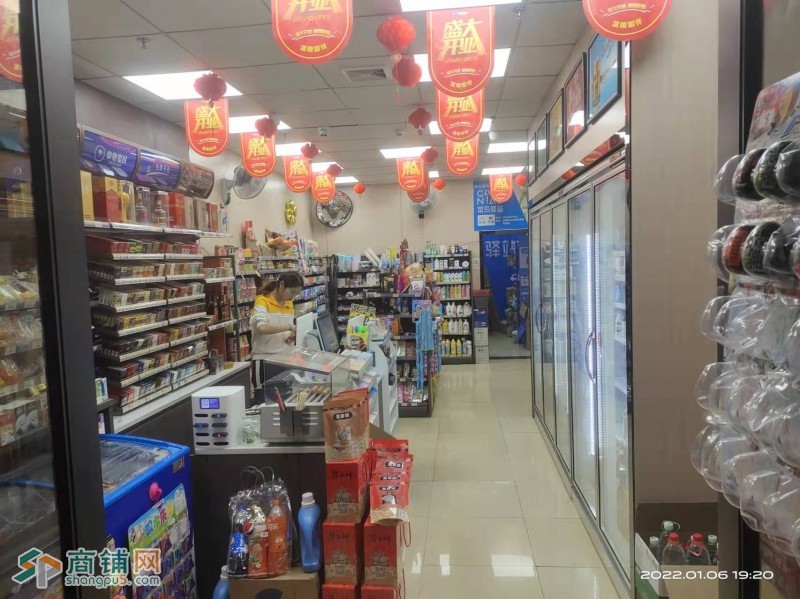 W坪山区招商花园小区入口便利店带驿站转让图2