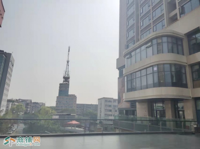 w转让  万达明城品牌服装店挥泪转让 中介勿扰图3