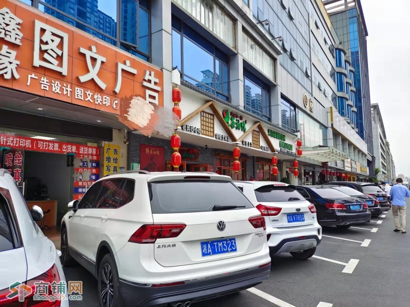 W宝安区西乡街道银田工业区鑫缘图文广告店转让图2