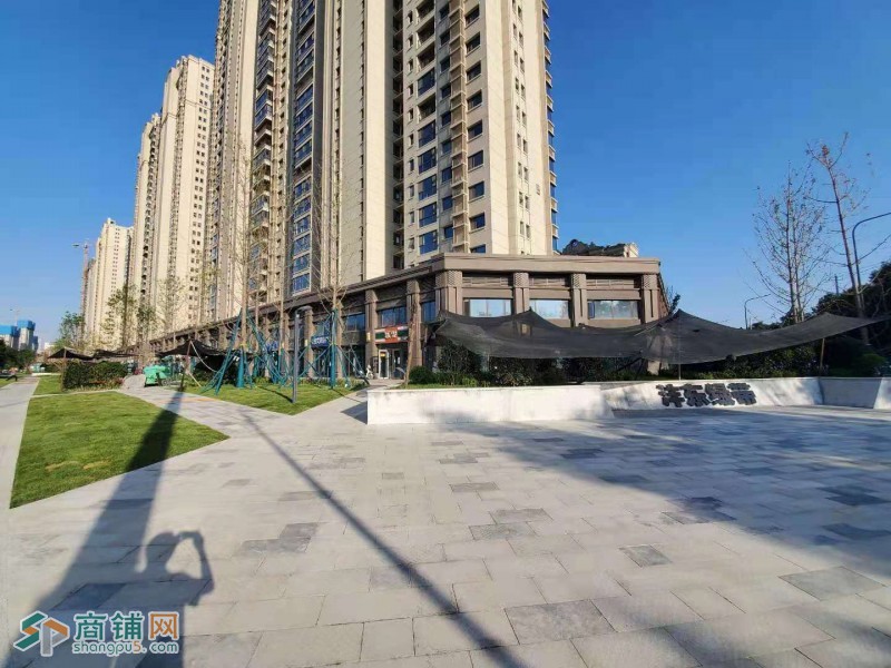 一层经商二层住自己的铺子位置十字路口大社区有上下水，二层可居住图3