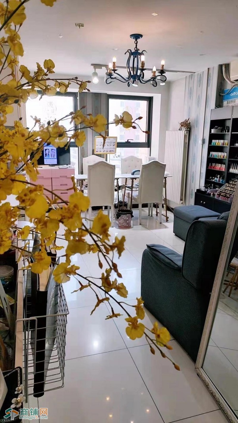 开业八年美甲店转让，会员数过千图2
