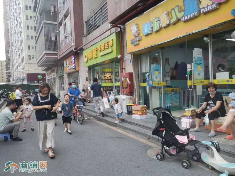 W龙华新区观澜迪卡乐儿童乐园旺铺转让图3