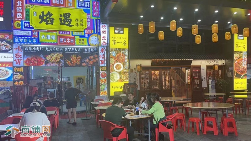 W龙华区星光城夜宵一条街店铺转让图3