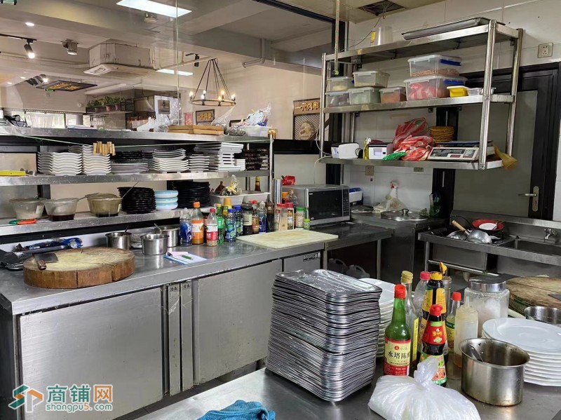 铁西区霁虹街旺铺烧烤店转让图3