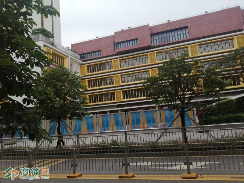 W龙岗区华中师范大学校区门口晨光文具便利店转让图3
