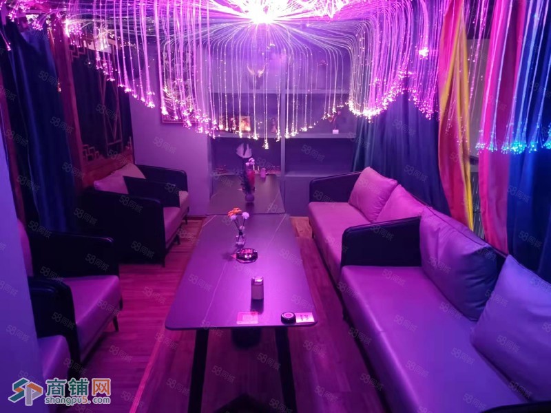 W青羊区蓝光Coco蜜城网红酒吧转让图3