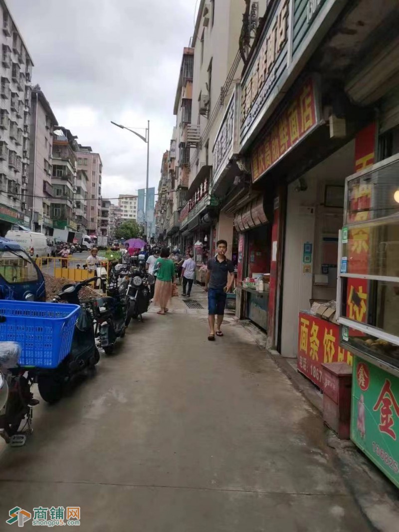 W龙岗区布吉服装大市场跃华服装批发转让图3