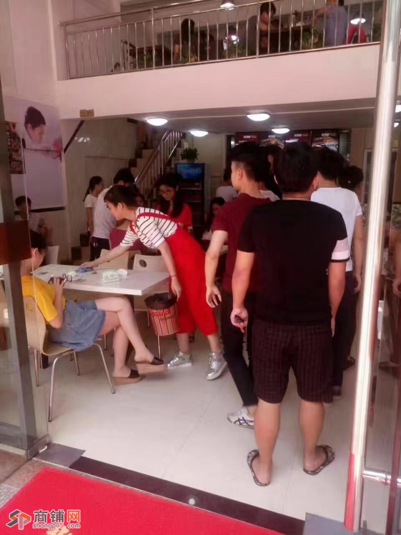 W龙华区展滔科技大厦写字楼配套黄焖鸡米饭转让无行业限制图3
