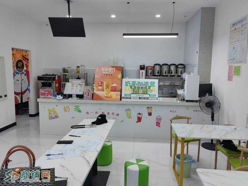 吴江区繁华商业街60平品牌奶茶店转让，房租2500，适合任何行业！！!可外摆，可明火，欢迎诚心老板前来考察！图3