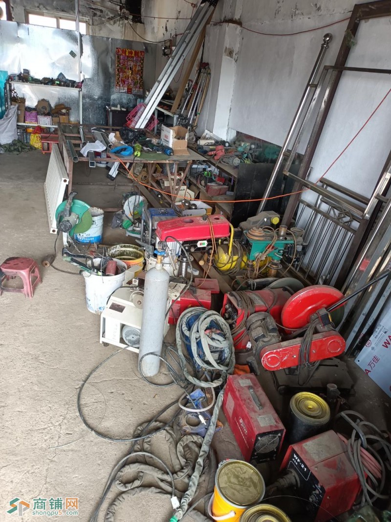 出兑白钢铁艺门窗门市图2