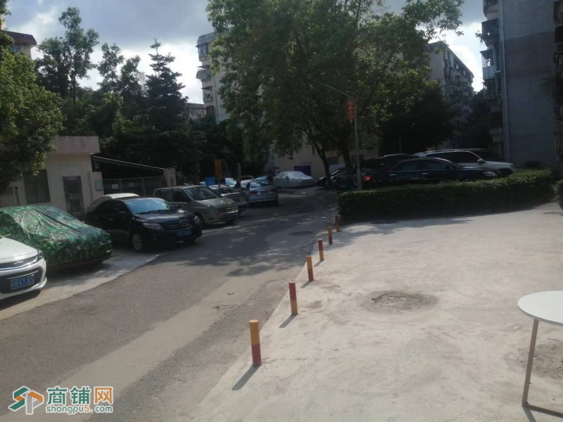 W罗湖区太安地铁口东乐花园品牌小吃店转让图3
