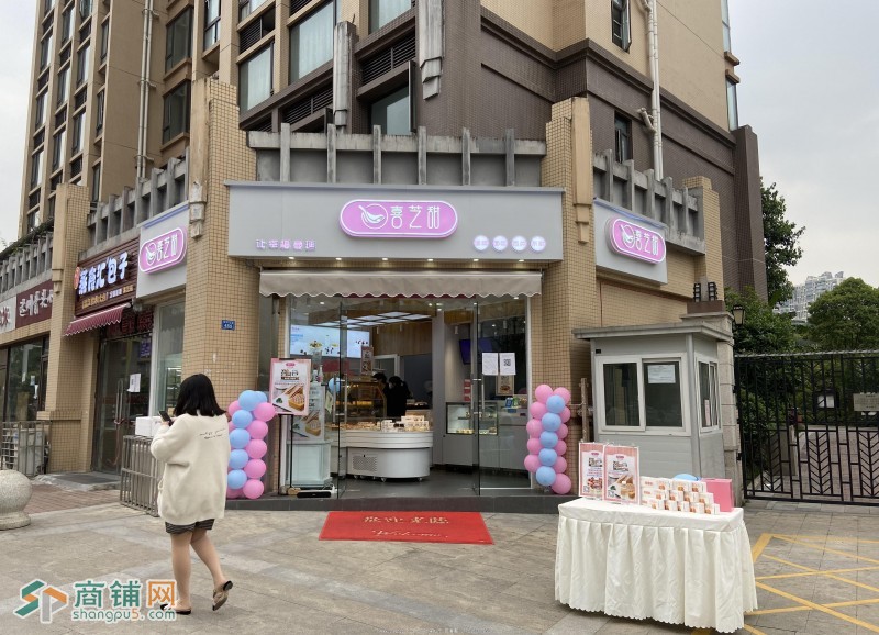 大学商圈，小区门口 转角小金铺，总价145万图2