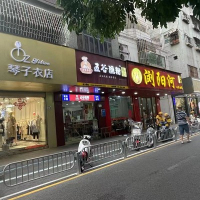 W光明区天虹商场后门琴子衣店无行业限制转让