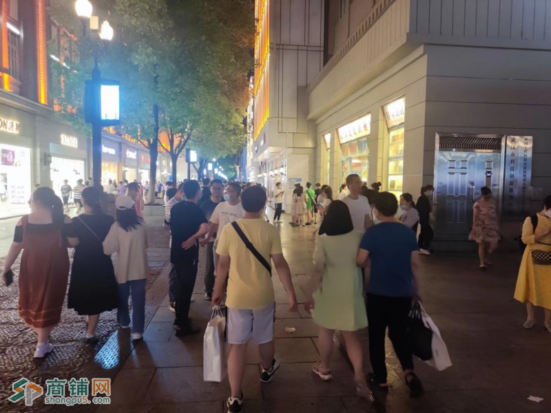 江汉路步行街 网红美食小吃街旺铺招租 租6000图2