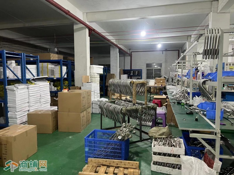 生产中的卫浴水龙头，卫浴软管安装工厂转让图2