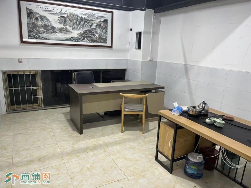 龙岗区临街店铺新能源汽车办公室2楼出租W图2