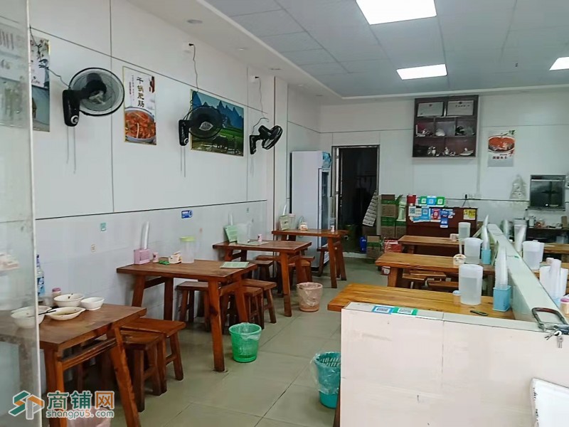 W大型工厂出入口湘赣人家快餐店旺铺转让图2
