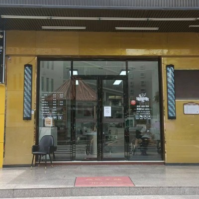 W光明区小区临街美发店优价转让