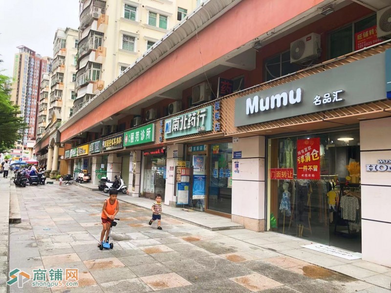 捡漏，龙华民治临街服装店转让，可空转无行业限制图2