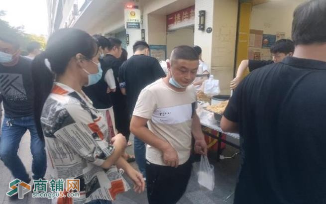 W龙华观澜8万多人富士康东北特色饼旺铺转让图2