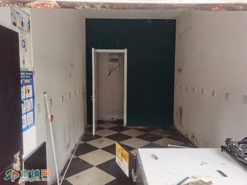 皇姑区北行长江街地铁口附近门市出租无行业限制门前公交车站点万隆商场旁图2