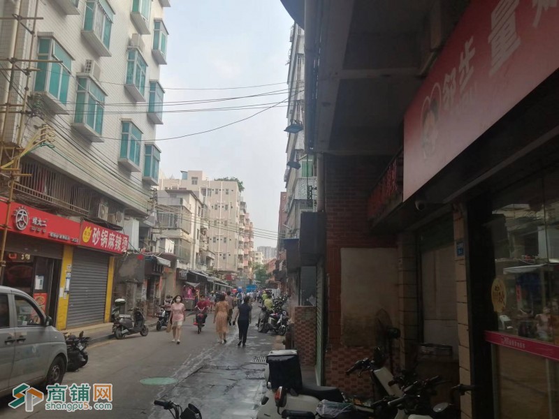 W南山区南山地铁口大板桥巷邻步零食店转让图3