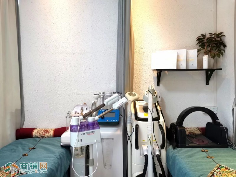 W宝安区西乡营业中的美容店转让图2