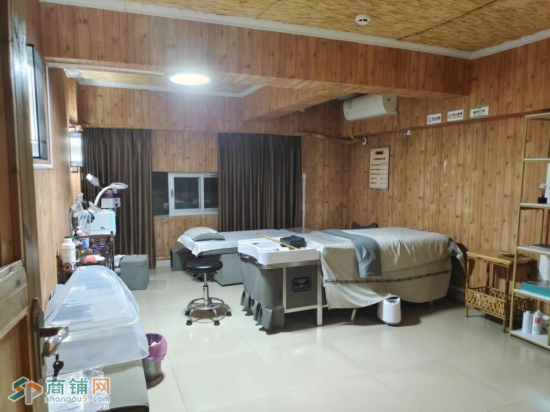 W宝安区坪洲地铁口社区苗家采耳馆转让图3