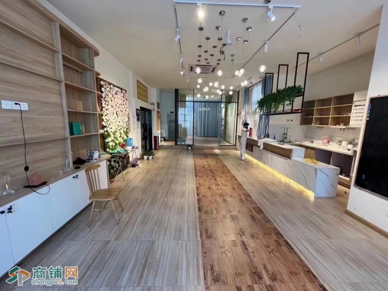 天河正佳广场对面二楼150平可做各行各业图2