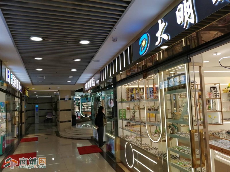 W罗湖区老街地铁口东门眼镜城4楼铺位转让图2