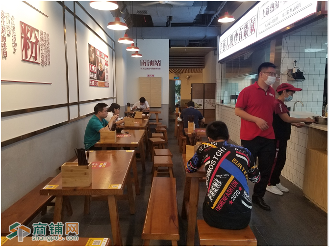 w南山动漫园餐饮店旺铺转让图2