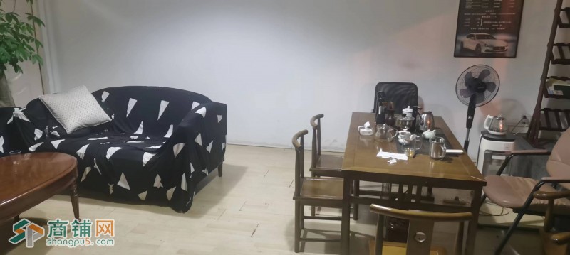 W罗湖区笋岗街道波仕卡汽车美容店转让图3