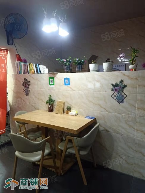 房东直租青羊区八宝街临街门面图3