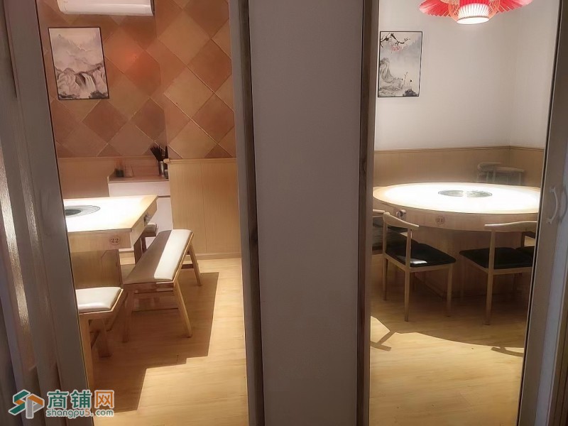 W中介勿扰锦江经天路盈利火锅店整体转让图3