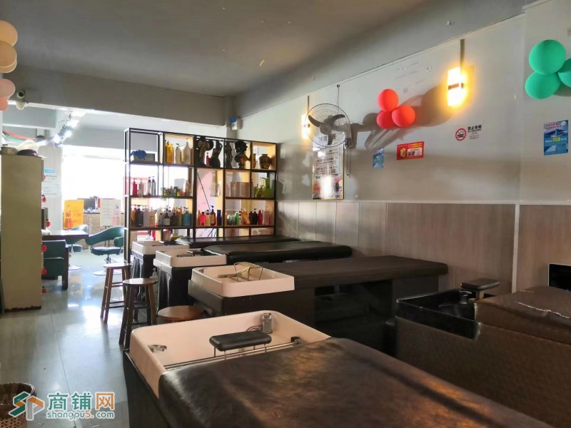 W龙岗区六约社区的美业店铺转让图2