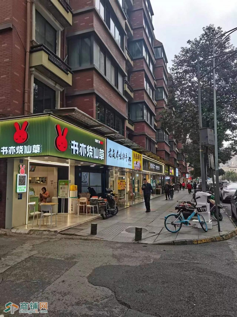 W精选 四川大学旁品牌盈利牌奶茶店低价转让图2