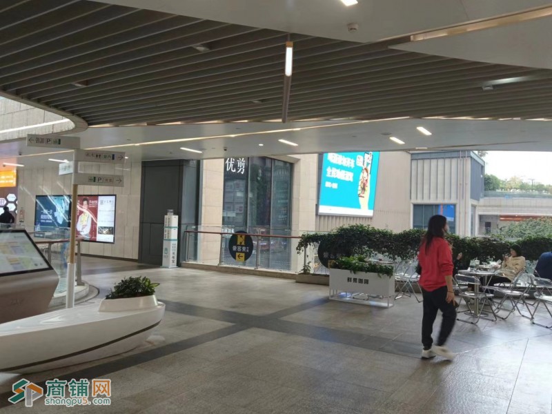 W龙华区壹方天地饮品店旺铺转让图3