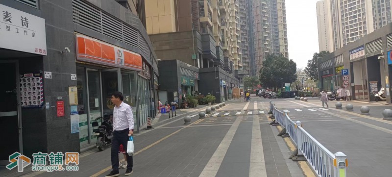 W坪山高档社区入口成品便利店转让，旺铺不等人图2