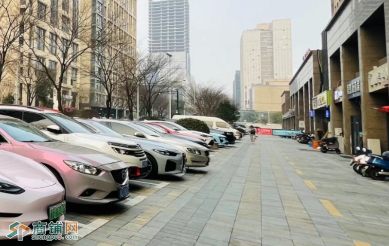 平江万达底商60平奶茶店诚心转让，支持空转图3