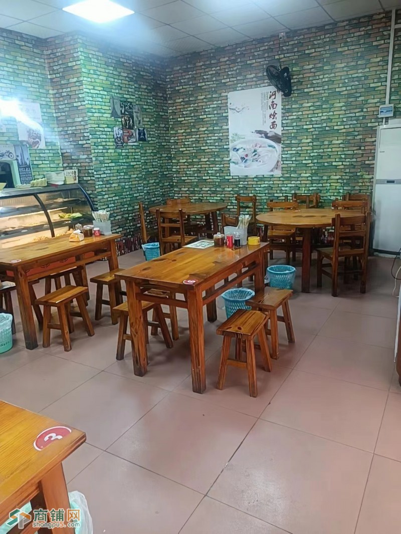 W龙岗区宝龙街道餐饮店旺铺转让图3