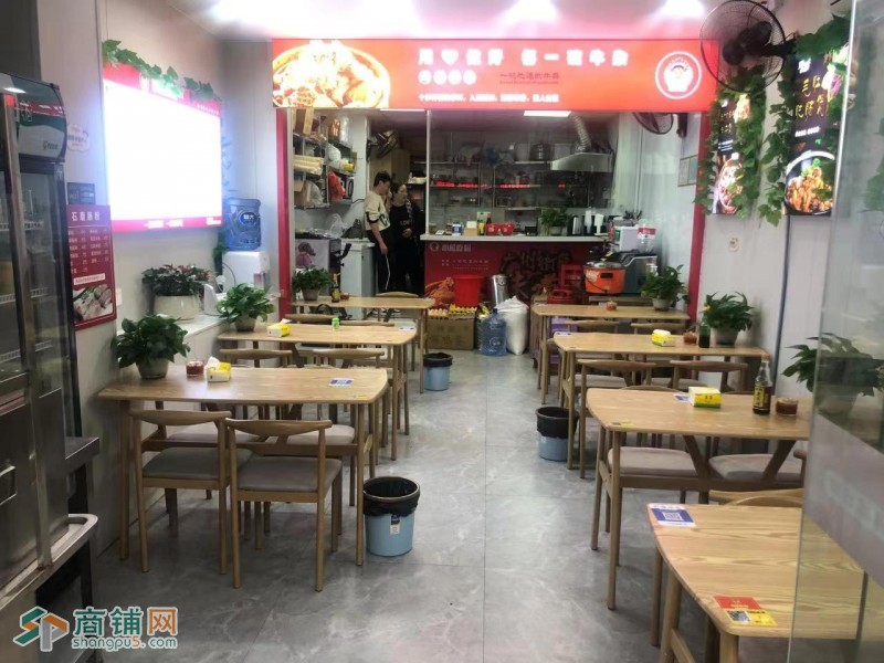 W龙华区人民路地铁口餐饮店转让图3
