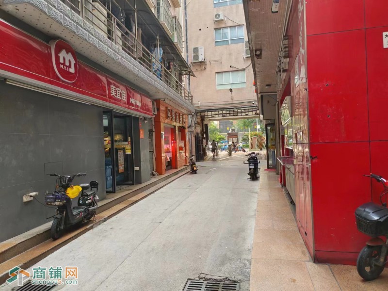 W南山大新地铁口手撕脆皮烤鸭旺铺转让图3