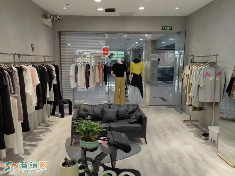 相城中翔33平精品服装店底价转让，可餐饮适合任何行业！！！图3