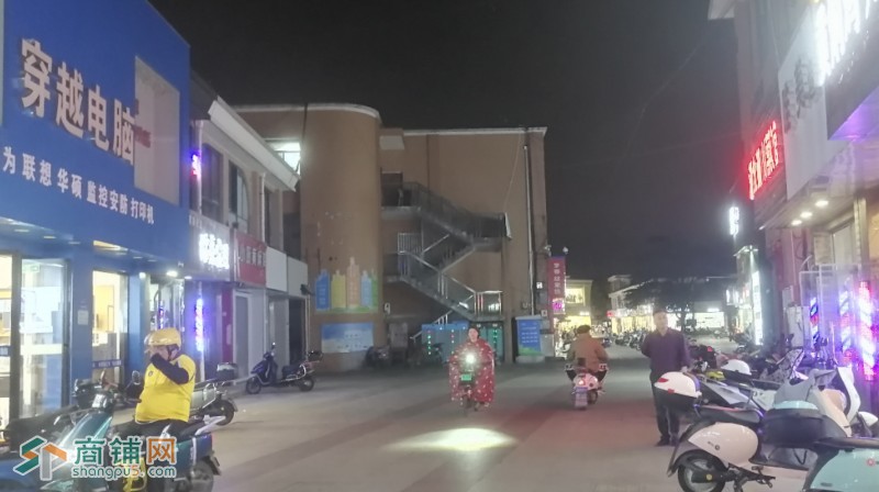 昆山张浦60平麻辣烫转让，可明火，带阁楼可住人图3