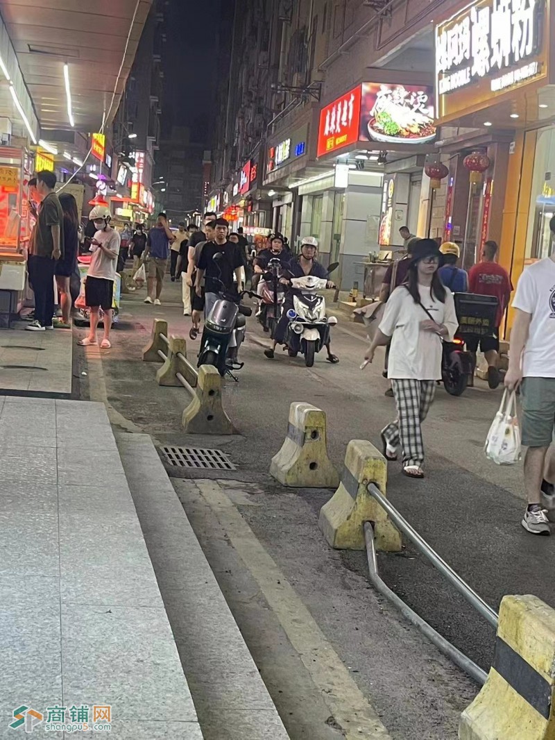 W捡漏、离地铁口近龙华民治麻辣烫转让图2