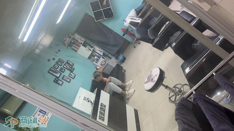 W于洪区汪河路理发店出兑图2